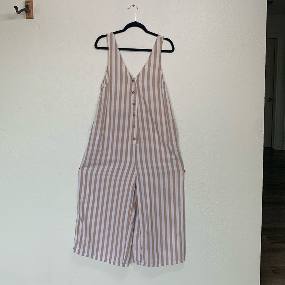 🌟 Old navy striped jumpsuit 🌟